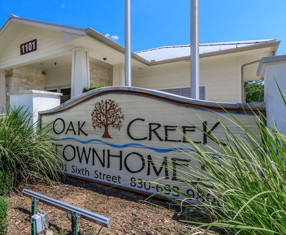 oak creek townhomes 