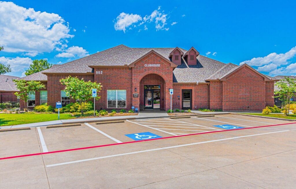Lakeside Manor Senior Community — building exterior