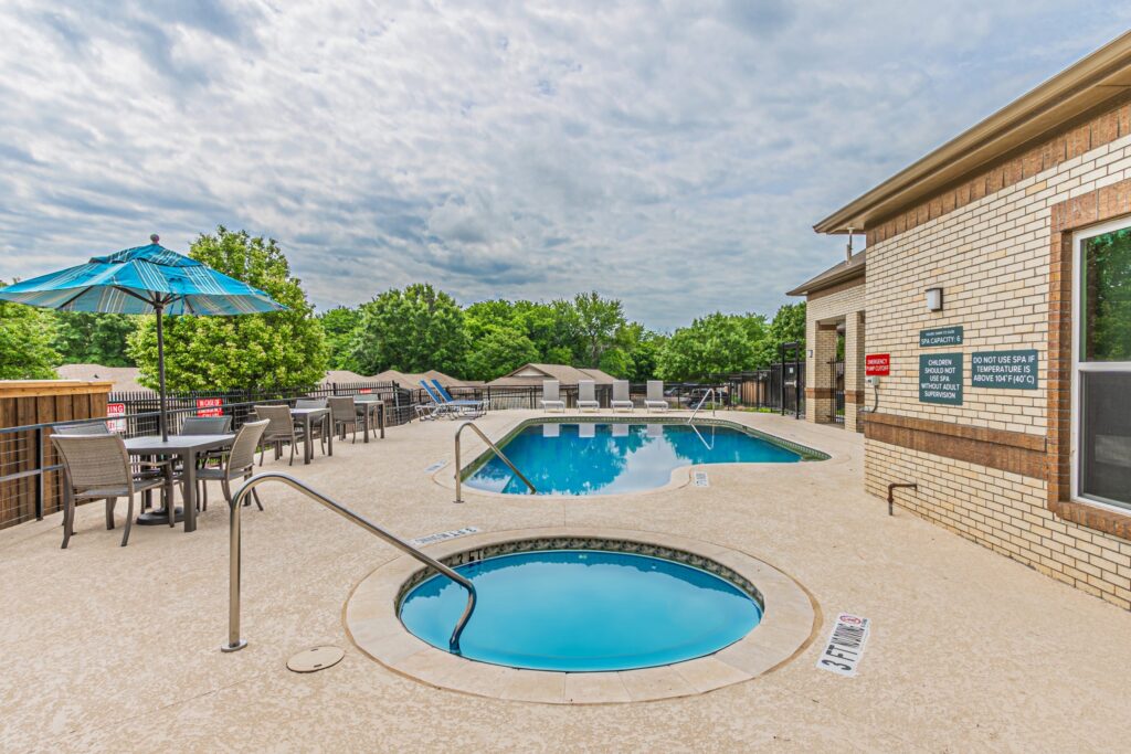 Park Manor — swimming pool